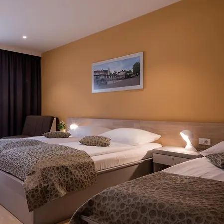 Florjanckov Hram Otel