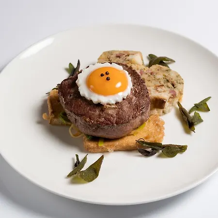 플로리안치코우 흐람 호텔 3*