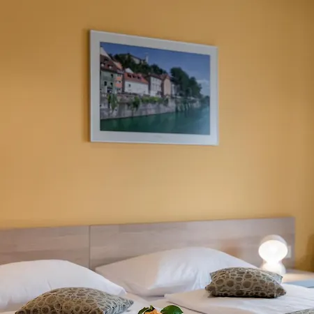 Florjanckov Hram Otel 3*