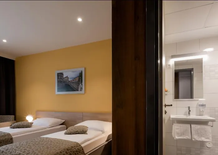 플로리안치코우 흐람 호텔 3*